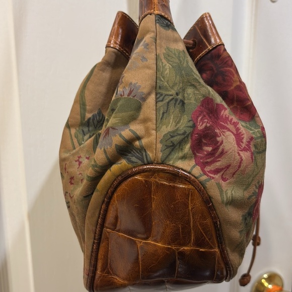 FURLA BRAND DARK TAN FLORAL CLOTH BUCKET LSTYLE BAG WITH LEATHER TIE CLOSURE❤️ - Picture 9 of 16